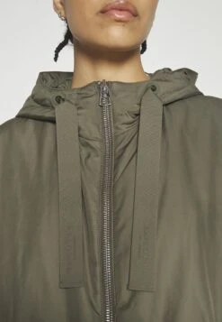 Marc O'Polo Coat Long Padded Fixed Hood Zipper Drawstring Waist - Parka - Olive Crop -Beste Kleding Winkel 001c3cad6fe14090ad65ad37ad985b1a