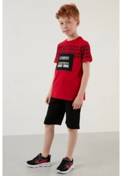 LELA Regular Fit Shorts And T-Shirt - Shorts - Red -Beste Kleding Winkel 027cd475dcbf4c36b956256670906ecd
