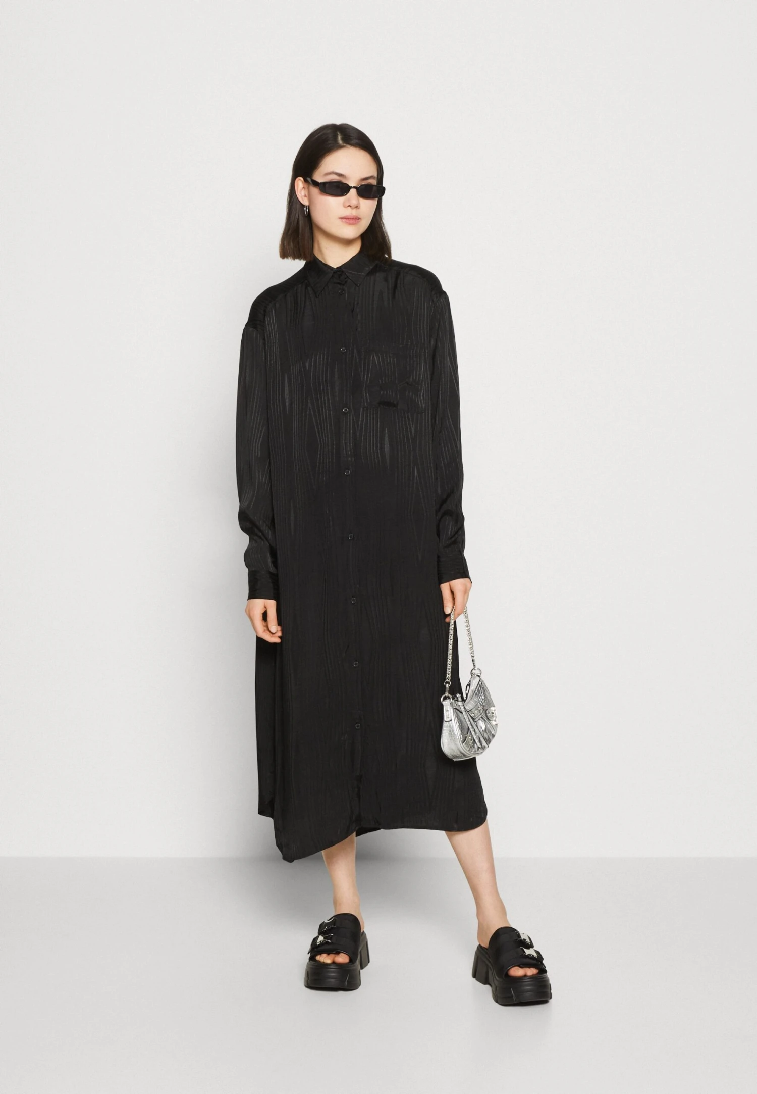 Monki Blousejurk - Black Jaquard 4 Monki Blousejurk - Black Jaquard - Afbeelding 2
