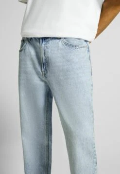 BERSHKA Vintage - Straight Leg Jeans - Light Blue -Beste Kleding Winkel 10b5f05d7b4d4fc0b5c6945bb470ae97