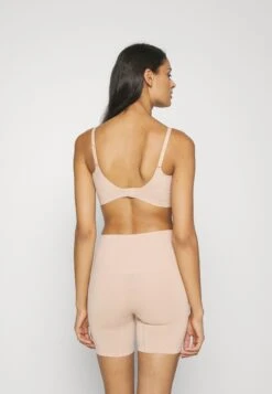 Chantelle Smooth Comfort Wirefree Bra - Bustier - Sirocco -Beste Kleding Winkel 2627891810ef4fc1a512b1e419c89796