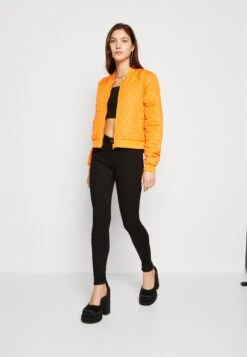 Noisy May Nmvivi- Bomberjacks - Vibrant Orange 9 Noisy May Nmvivi- Bomberjacks - Vibrant Orange -Beste Kleding Winkel 37f6a5a4fcac416e83ee58ac5962e172