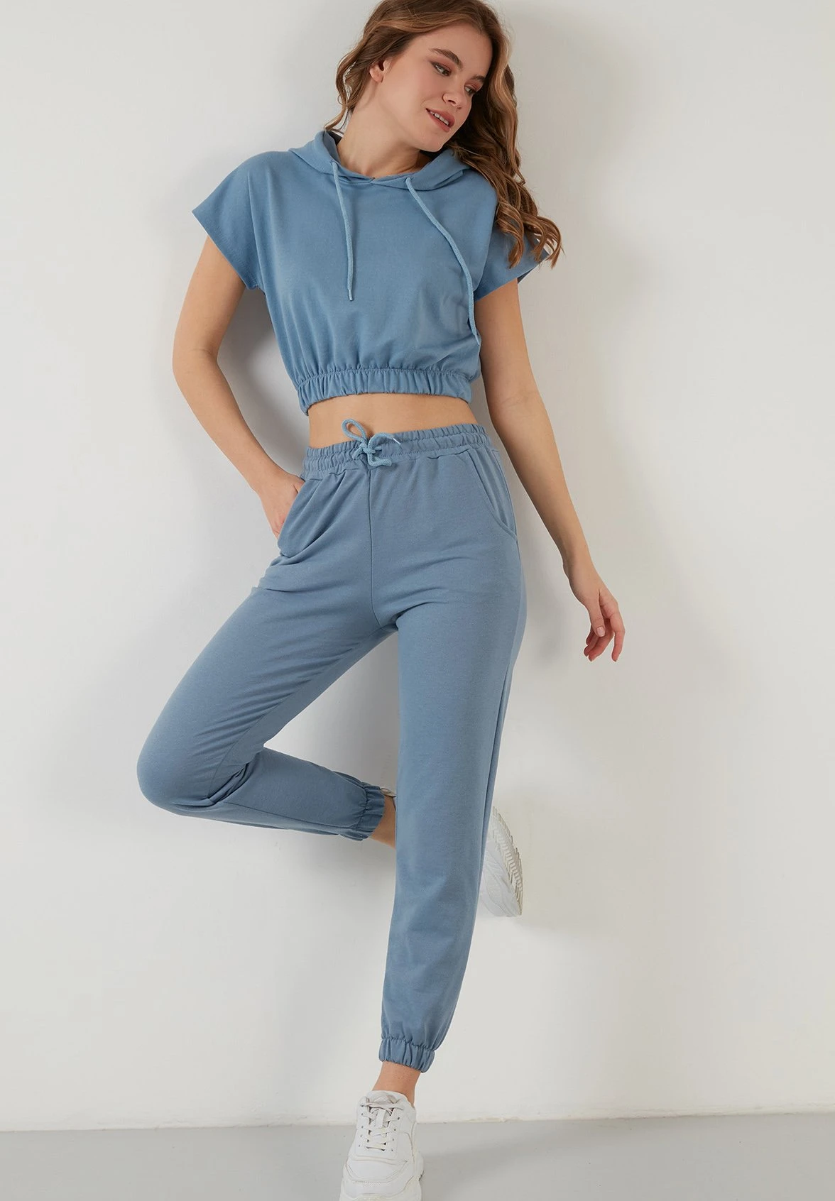 LELA Slim Fit - Trainingsbroek - Baby Blue 4 LELA Slim Fit - Trainingsbroek - Baby Blue - Afbeelding 2