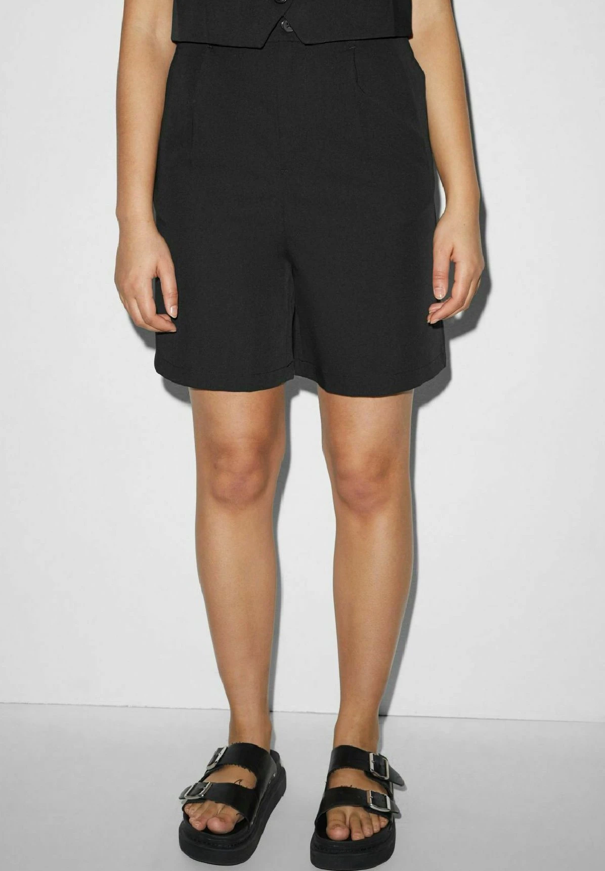 Shorts - Black 3 Shorts - Black