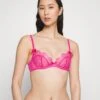 AGENT PROVOCATEUR Lorna Bra - Beugel Bh - Fuchsia 2 AGENT PROVOCATEUR Lorna Bra - Beugel Bh - Fuchsia -Beste Kleding Winkel 4dbc2759ebbc4f7493d2acecdb5ef6cf
