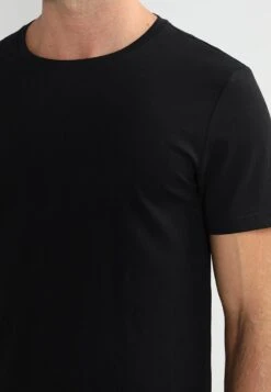 Pier One 2 Pack - T-Shirt Basic - Black 11 Pier One 2 Pack - T-Shirt Basic - Black -Beste Kleding Winkel 52e7e31294f348899fa5797a92d8bc1b