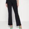Noisy May Nmrobyn Bootcut Pants - Broek - Black 2 Noisy May Nmrobyn Bootcut Pants - Broek - Black -Beste Kleding Winkel 53a2b2aafb55467c81bf70c720870fb9