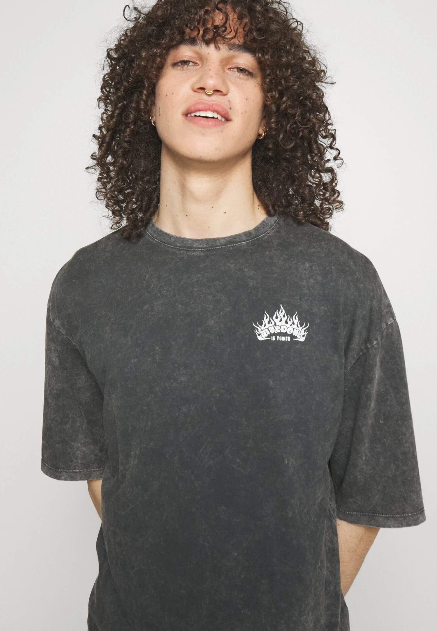 YOURTURN Skull Graphic Tee Unisex - T-Shirt Print - Mottled Black 6 YOURTURN Skull Graphic Tee Unisex - T-Shirt Print - Mottled Black - Afbeelding 4