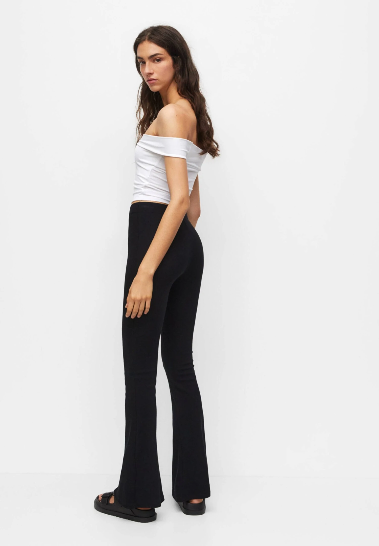 PULL & BEAR Stretch Bell Bottom Trousers - Broek - Black 5 PULL & BEAR Stretch Bell Bottom Trousers - Broek - Black - Afbeelding 3