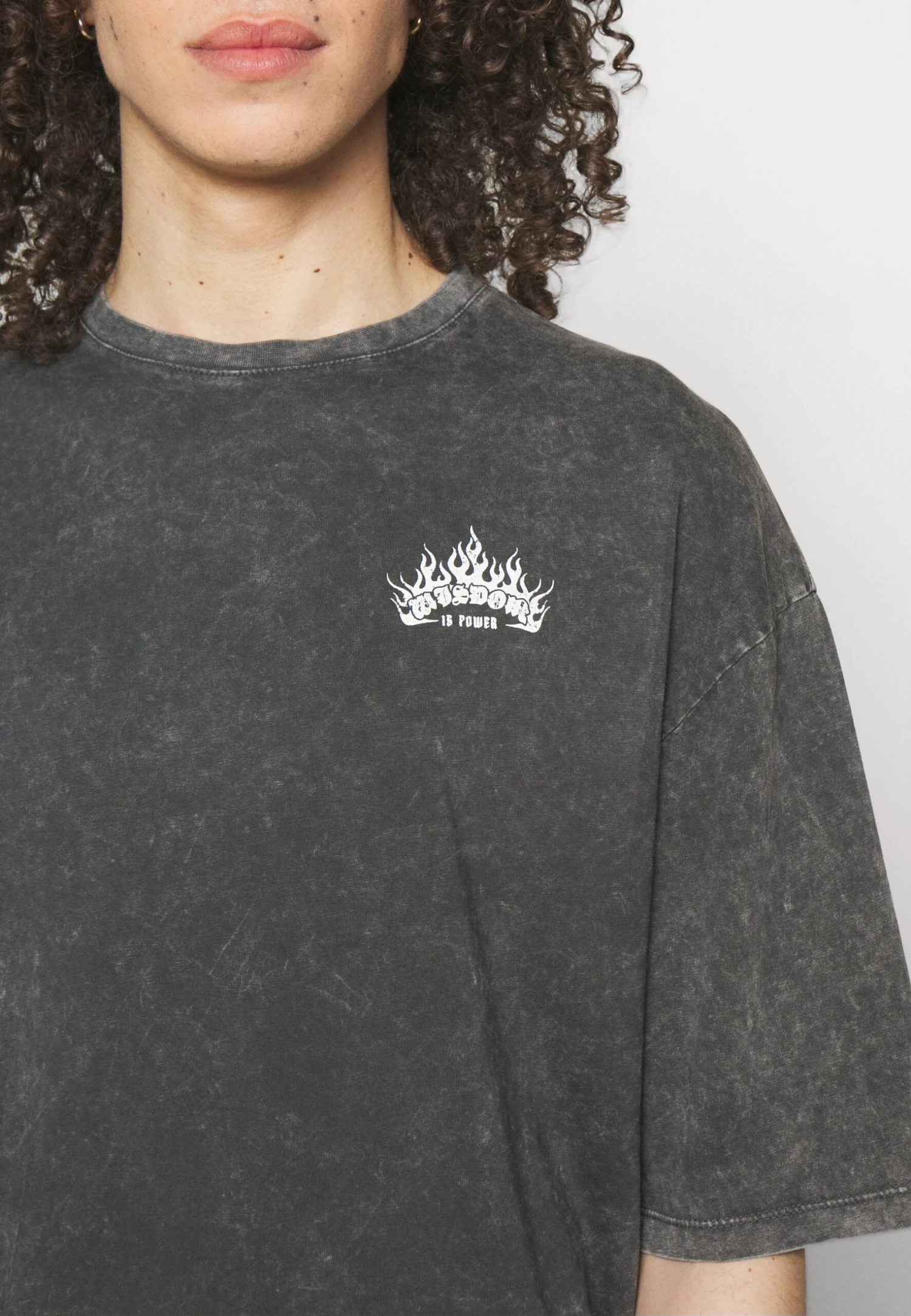 YOURTURN Skull Graphic Tee Unisex - T-Shirt Print - Mottled Black 8 YOURTURN Skull Graphic Tee Unisex - T-Shirt Print - Mottled Black - Afbeelding 6