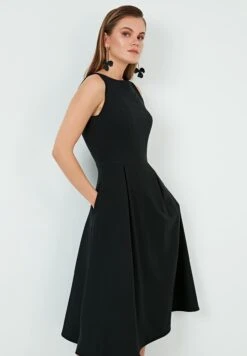 LELA Crew Neck Pleated Midi - Cocktailjurk - Black 8 LELA Crew Neck Pleated Midi - Cocktailjurk - Black -Beste Kleding Winkel 6e9ae0d79729410a8c52ceeb2264a85a