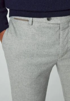 Hackett London Broken Twill Trs - Broek - Light Grey 11 Hackett London Broken Twill Trs - Broek - Light Grey -Beste Kleding Winkel 7267bd1bba90424bb9c0988b90ba15b6