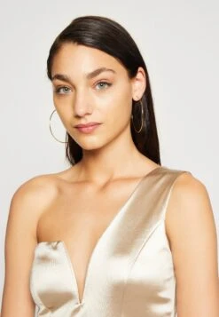 Wal G Evalina One Sleeve Maxi - Galajurk - Champagne -Beste Kleding Winkel 74a6dde286394af28f5dcc184f00701a