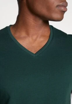 Pier One 3 Pack- T-Shirt Basic - Black, Grey, Green 11 Pier One 3 Pack- T-Shirt Basic - Black, Grey, Green -Beste Kleding Winkel 75d8e7abd9c649fe8ff382e42bf08591