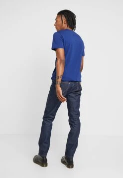 Wrangler Straight Leg Jeans - Dark Blue -Beste Kleding Winkel 7a6f6dff325841c69f4c328e060209c0