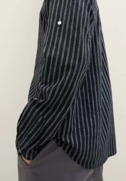 TOM TAILOR Denim Mit Stehkragen - Overhemd - Black Stripe 12 TOM TAILOR Denim Mit Stehkragen - Overhemd - Black Stripe -Beste Kleding Winkel 83b9b1615edd4a46bc6fb0125e645946