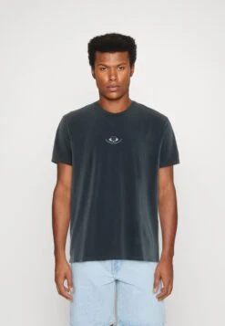 Kaotiko Washed Free Your Mind Unisex - T-Shirt Print - Navy -Beste Kleding Winkel 8445691bcb084f6dac138665a3618f87