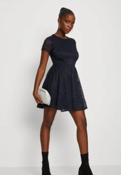 Wal G Leona Skater Dress - Cocktailjurk - Navy Blue 11 Wal G Leona Skater Dress - Cocktailjurk - Navy Blue -Beste Kleding Winkel 84be37955dc74d8bbc650b95227f991a