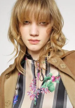 MAX & Co. Mela - Jas - Camel -Beste Kleding Winkel 8d57191a3c3d443a89c269569ff211a4