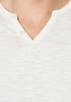 Pier One T-Shirt Basic - Off-White 11 Pier One T-Shirt Basic - Off-White -Beste Kleding Winkel 98d0da50953649dd880949f058c3b43f