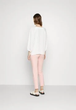 MARC CAIN Broek - Soft Powder Pink 12 MARC CAIN Broek - Soft Powder Pink -Beste Kleding Winkel 9cfdd8b8402048a6b55b829bb35895f2