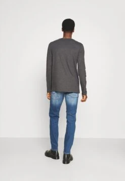 Pier One 2 Pack - Longsleeve - Dark Grey/Black 10 Pier One 2 Pack - Longsleeve - Dark Grey/Black -Beste Kleding Winkel a601e52fa7974b079f93b858d4b782ec