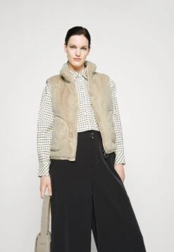 MARC CAIN Bodywarmer - Almond Milk -Beste Kleding Winkel ad621ce4c72d4b3581aef5582d347dab