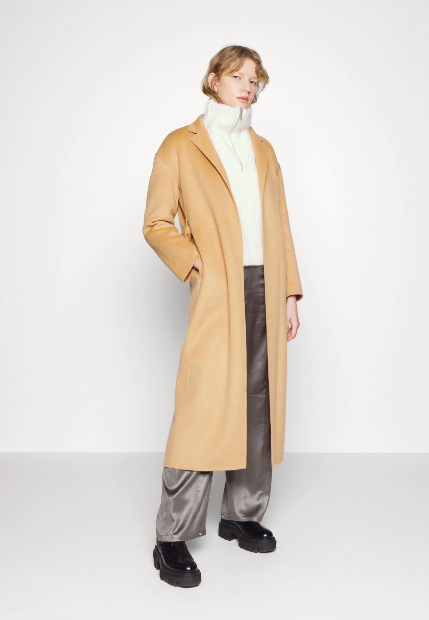 Filippa K Alexa Coat - Mantel - Light Camel 4 Filippa K Alexa Coat - Mantel - Light Camel - Afbeelding 2