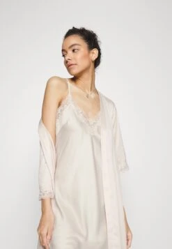 Anna Field Bridal Nightie / 003 - Off-White - Nachtjapon - 003 - Off-White 11 Anna Field Bridal Nightie / 003 - Off-White - Nachtjapon - 003 - Off-White -Beste Kleding Winkel b0d5595a3a9e44e28968fba66029159e
