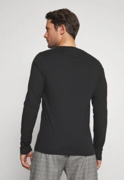 Pier One 2 Pack - Longsleeve - White/Black -Beste Kleding Winkel b2ae0ed0844241398576a6d2524b1cab