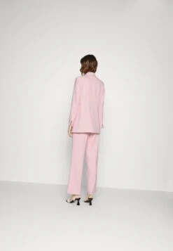 MARC CAIN Blazer - Soft Powder Pink 12 MARC CAIN Blazer - Soft Powder Pink -Beste Kleding Winkel b6fba16f4afd41f2bb1dd9ba25aea48d
