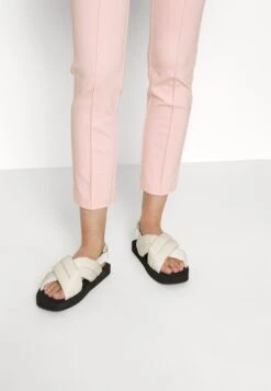 MARC CAIN Broek - Soft Powder Pink 14 MARC CAIN Broek - Soft Powder Pink -Beste Kleding Winkel bac85f286c9b4ede86bca529448aaed5
