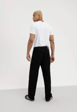 Pier One Relaxed Fit Jeans - Black Denim 10 Pier One Relaxed Fit Jeans - Black Denim -Beste Kleding Winkel bf404b2702f147db8268635cd2118982