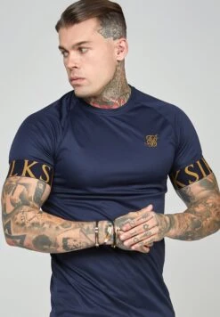 SikSilk Short Sleeve Dynamic Tech - T-Shirt Print - Navy 9 SikSilk Short Sleeve Dynamic Tech - T-Shirt Print - Navy -Beste Kleding Winkel bf4d6c707f8142e79e13ed2b6a1aefdf