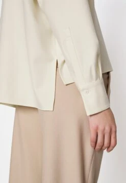 DRYKORN Cloelia - Blouse -Off White 13 DRYKORN Cloelia - Blouse -Off White -Beste Kleding Winkel c4bc0ca4918e496bb3b6ecbcc1751693