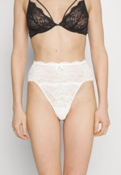 Anna Field 5 Pack - String -Red -Beste Kleding Winkel c5111b68e75a4a1db36fc7df1394860a