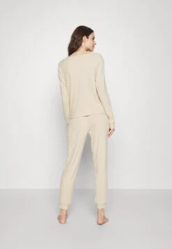 Anna Field Pyjama - Off-White 12 Anna Field Pyjama - Off-White -Beste Kleding Winkel c645c44a970a4bc1810f0b9f8efa1e58