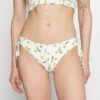 Seafolly Summer Crush Loop Tie Side Pant - Bikinibroekje - Soft Olive 1 Seafolly Summer Crush Loop Tie Side Pant - Bikinibroekje - Soft Olive -Beste Kleding Winkel c8085f8ef86d42809441f2681dd673d5