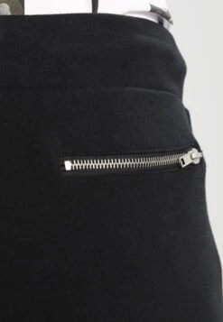 Pier One Biker Jogger - Trainingsbroek - Black -Beste Kleding Winkel d14f4d3e23264a23856a525cf94a989d