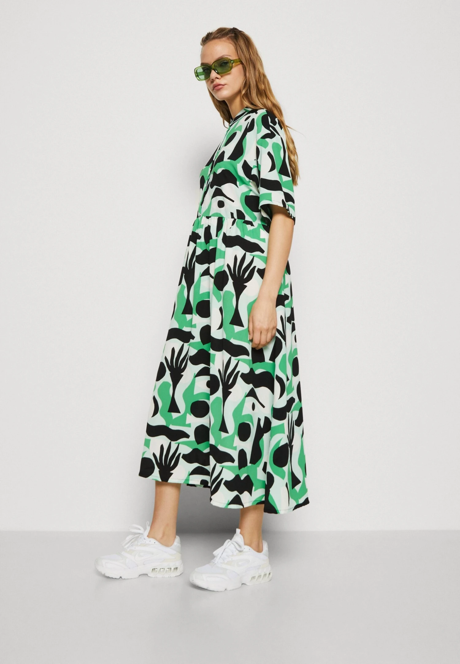 Monki Blousejurk - Green Lisendna 6 Monki Blousejurk - Green Lisendna - Afbeelding 4