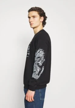 YOURTURN Sweater - Black 14 YOURTURN Sweater - Black -Beste Kleding Winkel efe317ba193142b180f368b1c2b9dde3