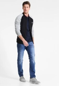 Pier One Straight Leg Jeans - Mid Blue 9 Pier One Straight Leg Jeans - Mid Blue -Beste Kleding Winkel fd002322ee7f44b6b1326c1c8aff9872