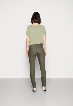 Mos Mosh Blake Night Pant Sustainable - Chino - Grape Leaf 9 Mos Mosh Blake Night Pant Sustainable - Chino - Grape Leaf -Beste Kleding Winkel ffdd16a9aa0c44ac9e83b4b03b338694